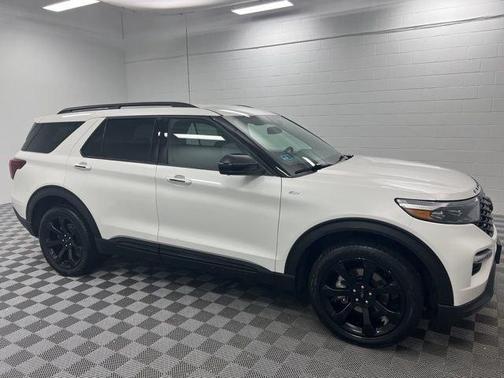 2022 Ford Explorer ST-Line
