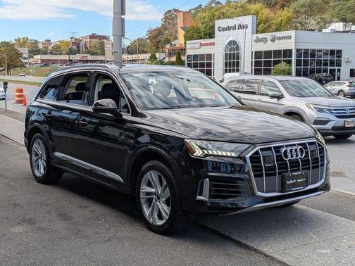 2024 Audi Q7 55 Premium Plus