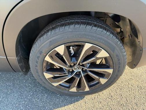 2026 Mazda CX-50 Premium Plus