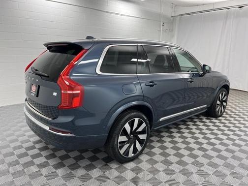 2024 Volvo XC90 Recharge Plug-In Hybrid T8 Plus Bright Theme 7 Passenger
