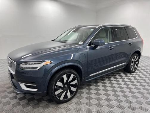 2024 Volvo XC90 Recharge Plug-In Hybrid T8 Plus Bright Theme 7 Passenger