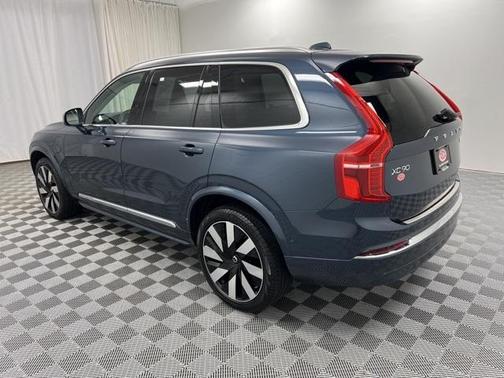 2024 Volvo XC90 Recharge Plug-In Hybrid T8 Plus Bright Theme 7 Passenger
