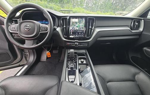 Silver 2025 Volvo XC60 B5 Core