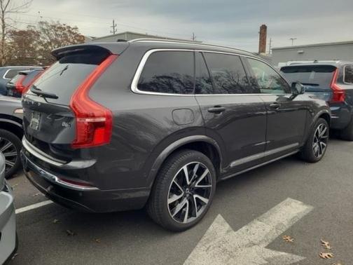 2024 Volvo XC90 B6 Plus Bright Theme 7-Seater