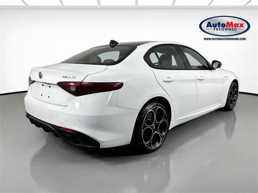 2022 Alfa Romeo Giulia Veloce