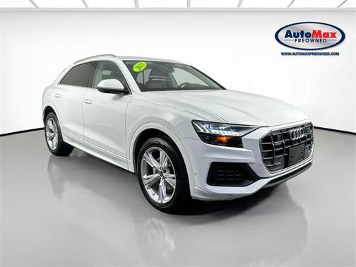 2023 Audi Q8 55 Premium