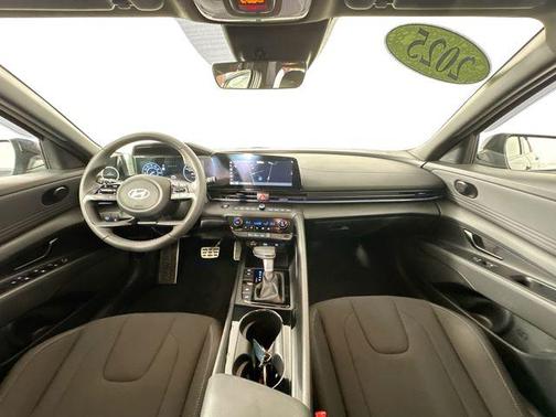 2025 Hyundai ELANTRA HEV SEL Sport