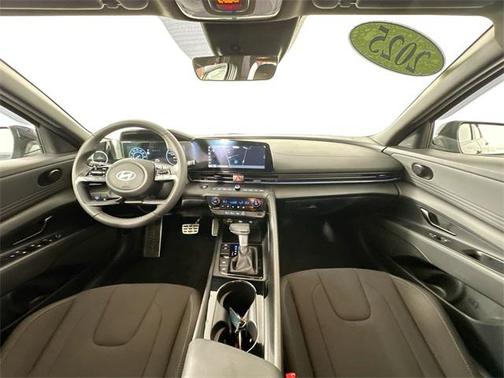 2025 Hyundai ELANTRA HEV SEL Sport