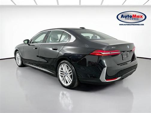 2025 BMW 530 i xDrive