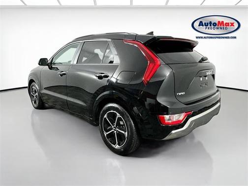 2023 Kia Niro SX