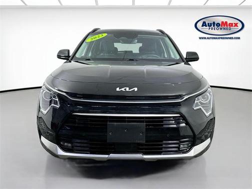 2023 Kia Niro SX