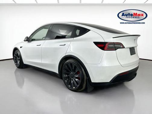 Pearl White Multi-Coat 2023 Tesla Model Y Performance Dual Motor All-Wheel Drive
