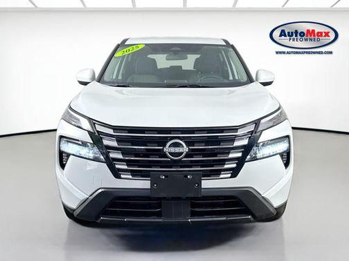 Everest White Pearl 2025 Nissan Rogue SV