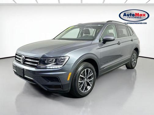 Platinum Gray Metallic 2020 Volkswagen Tiguan 2.0T SE 4MOTION