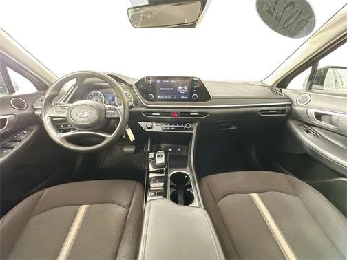 2022 Hyundai SONATA SE