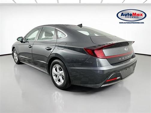 2022 Hyundai SONATA SE