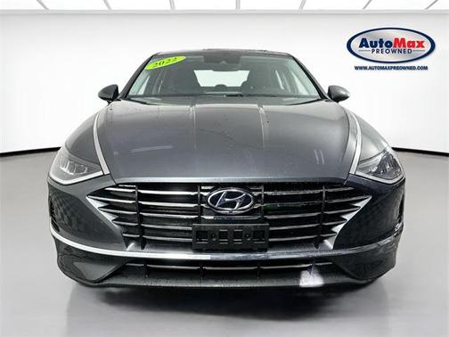 2022 Hyundai SONATA SE