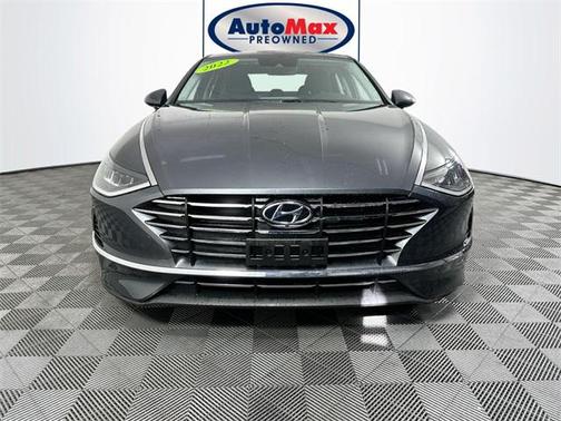 2022 Hyundai SONATA SE
