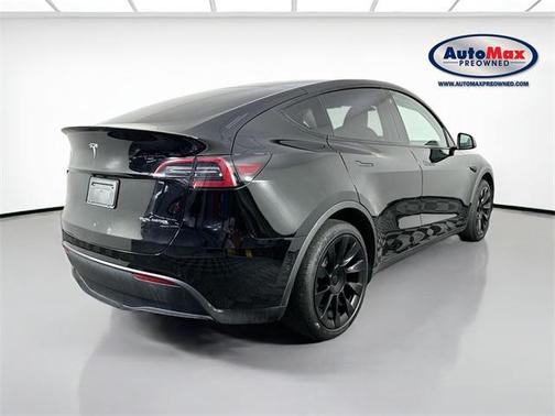 2022 Tesla Model Y Long Range Dual Motor All-Wheel Drive