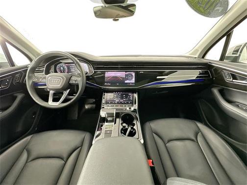 2024 Audi Q7 45 Premium Plus