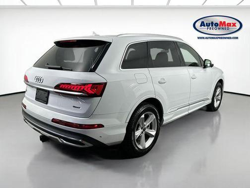 2024 Audi Q7 45 Premium Plus