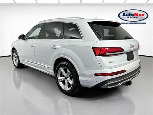 2024 Audi Q7 45 Premium Plus