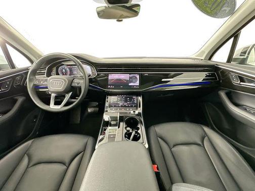 2024 Audi Q7 45 Premium Plus