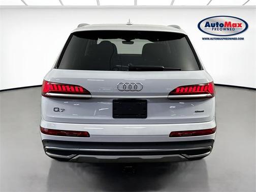 2024 Audi Q7 45 Premium Plus
