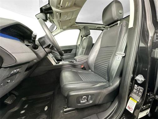 2022 Land Rover Discovery Sport SE