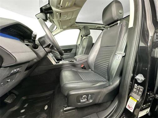 2022 Land Rover Discovery Sport SE