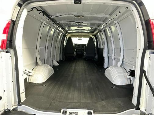 2023 GMC Savana 2500 Work Van