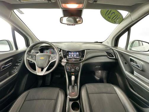 Summit White 2020 Chevrolet Trax LT