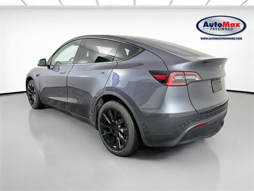 2022 Tesla Model Y Long Range Dual Motor All-Wheel Drive