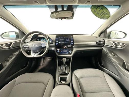 2022 Hyundai IONIQ Hybrid SE