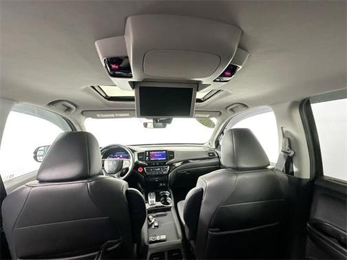 2022 Honda Pilot Touring 8-Passenger