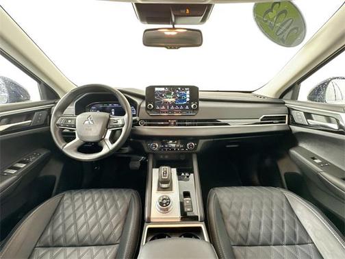 2023 Mitsubishi Outlander PHEV SEL