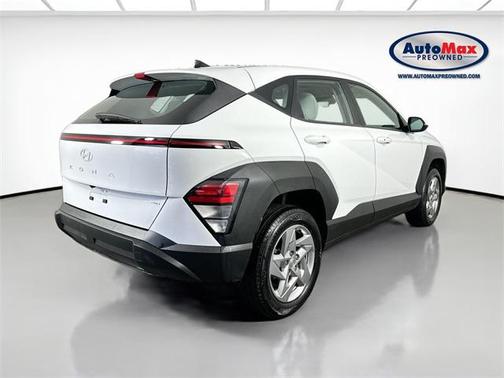 2024 Hyundai KONA SE