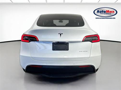 2022 Tesla Model Y Long Range Dual Motor All-Wheel Drive