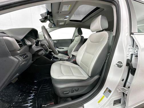 2022 Hyundai IONIQ Plug-In Hybrid Limited