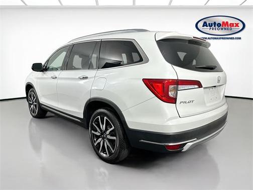 2022 Honda Pilot Touring 8-Passenger