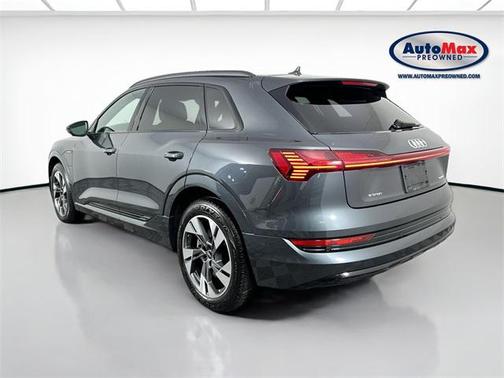 2022 Audi e-tron Premium