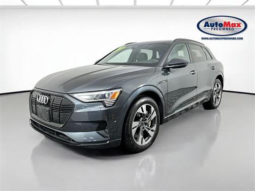2022 Audi e-tron Premium