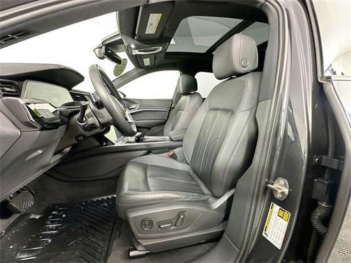 2022 Audi e-tron Premium