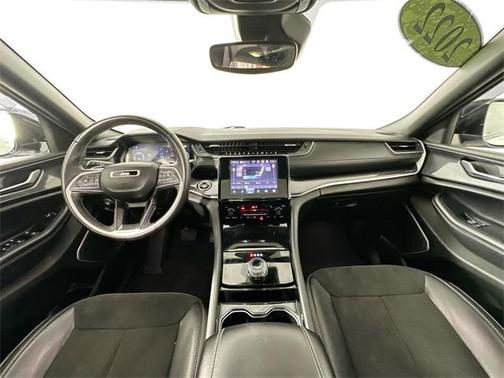 2022 Jeep Grand Cherokee L Altitude
