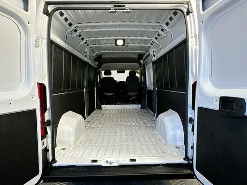 Bright White Clearcoat 2026 RAM ProMaster 2500 Tradesman