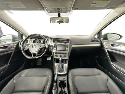 2016 Volkswagen Golf TSI SE 4-Door