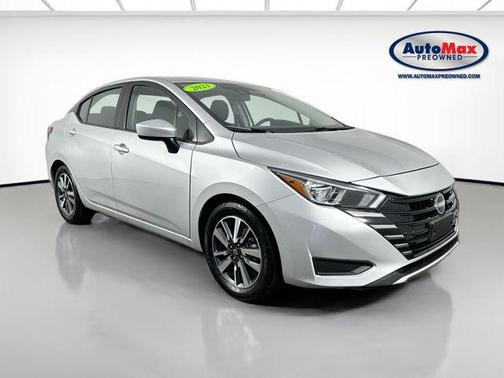 Brilliant Silver Metallic 2023 Nissan Versa 1.6 SV