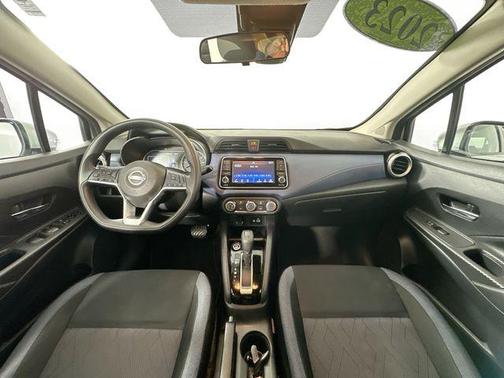 Brilliant Silver Metallic 2023 Nissan Versa 1.6 SV