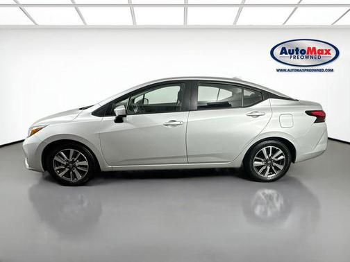 Brilliant Silver Metallic 2023 Nissan Versa 1.6 SV