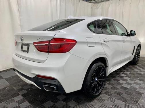 Photo 2 of 43 of 2019 BMW X6 xDrive35i
